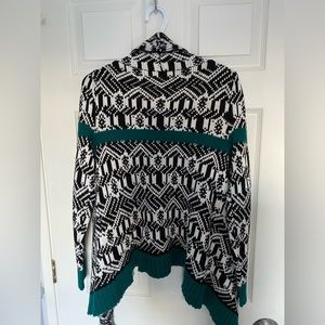 Romeo & Juliet Couture Sweater, size M